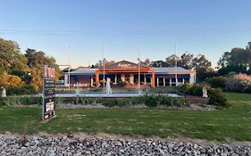 Byer Fountain Motor Inn